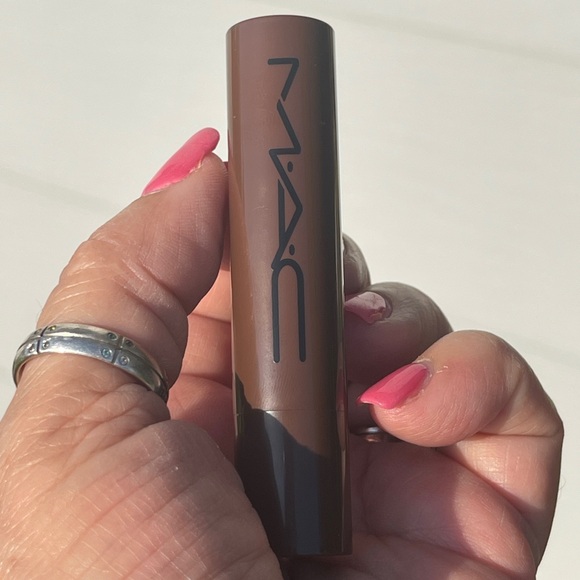 M.A.C Cosmetics Squirt Plumping Gloss Stick In Lower Cut(Brown) - Picture 10 of 13